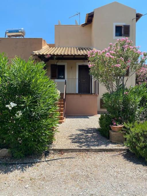 Georges Villa Galaxidi, Family, Pool And Garden Bagian luar foto