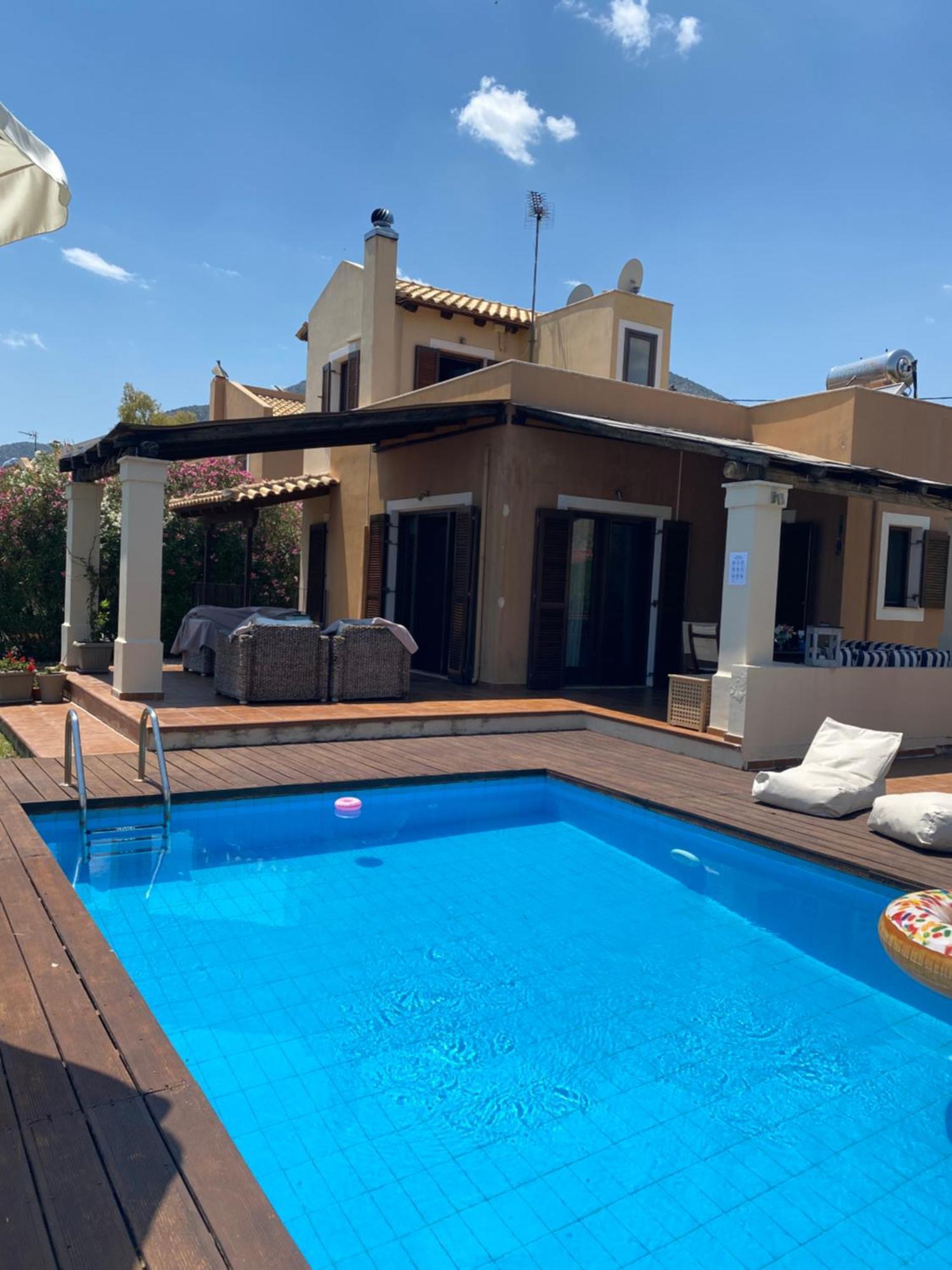 Georges Villa Galaxidi, Family, Pool And Garden Bagian luar foto